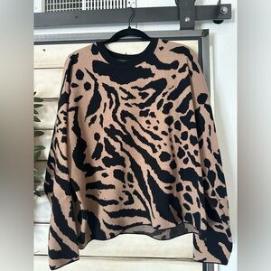 DKNY Pullover Sweater Size L